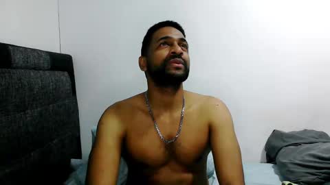 Snapshot of bbcblackhot33 chatting on February 24, 1:02 am john online show from February 24, 1:02 am