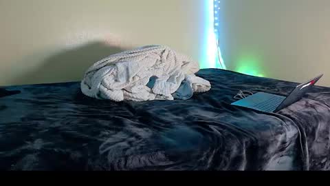 unknown online show from February 19, 11:34 pm