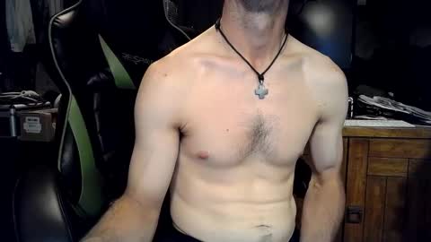 bchillin28 online show from September 21, 10:43 pm