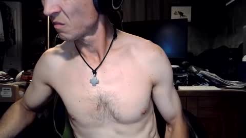 bchillin28 online show from September 28, 3:26 am