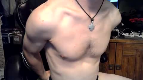 bchillin28 online show from January 17, 5:21 am