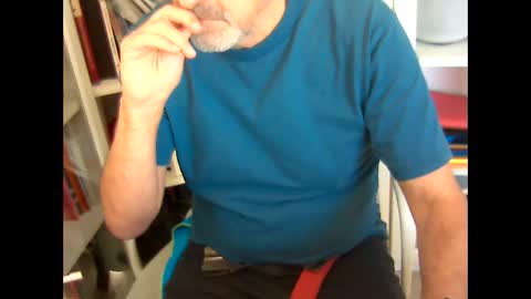 Snapshot of bcn1959 chatting on December 16, 12:27 pm bcn1959 online show from December 16, 12:27 pm