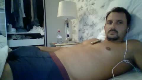 Snapshot of bearboudior chatting on October 23, 3:37 pm bearboudior online show from October 23, 3:37 pm