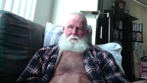 beardbushy online show from May 4, 2:19 pm