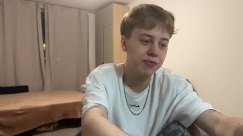 Snapshot of beeb0y chatting on September 26, 6:05 pm beeb0y online show from September 26, 6:05 pm