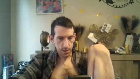 Snapshot of belgianboy33 chatting on December 22, 9:33 am Dreamcock online show from December 22, 9:33 am