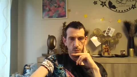 Snapshot of belgianboy33 chatting on December 4, 8:34 am Dreamcock online show from December 4, 8:34 am
