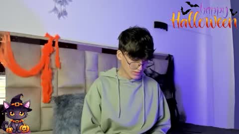 Neon online show from October 30, 11:33 am