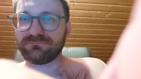 ben00189 online show from January 5, 10:40 pm