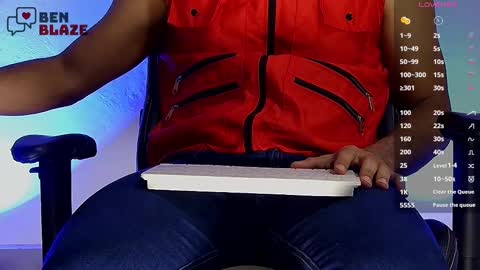Snapshot of ben_blaze chatting on December 16, 1:42 am BEN online show from December 16, 1:42 am