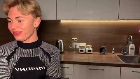 ben_harmon online show from April 17, 7:38 pm