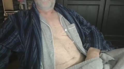 Snapshot of bendrinkin chatting on January 29, 12:45 pm bendrinkin online show from January 29, 12:45 pm