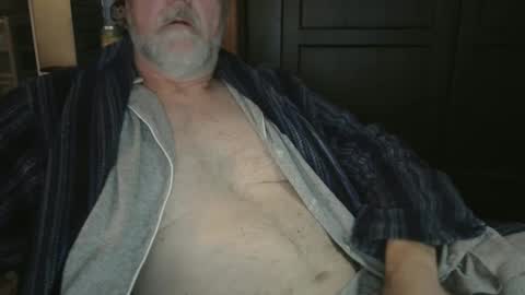 Snapshot of bendrinkin chatting on January 19, 10:17 am bendrinkin online show from January 19, 10:17 am