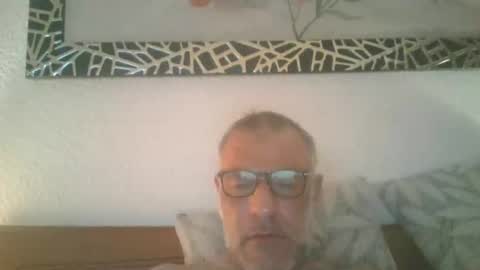 bengi1972 online show from April 20, 4:15 am