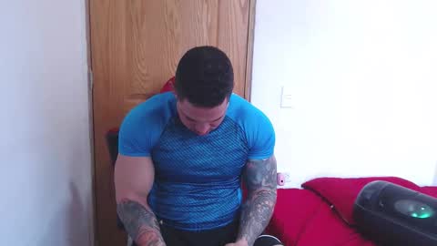 benjamin_isaac online show from March 5, 4:03 pm