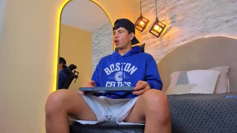 BENJAMIN online show from November 3, 5:15 pm