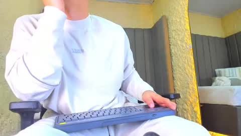 BENJAMIN online show from November 16, 5:59 pm