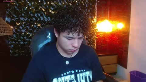 Snapshot of benjamintwink1 chatting on February 17, 8:04 pm BENJAMIN online show from February 17, 8:04 pm
