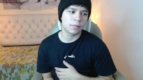 Snapshot of benjamintwink1 chatting on December 7, 7:43 pm BENJAMIN online show from December 7, 7:43 pm