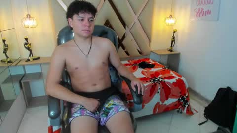 Snapshot of benjamintwink1 chatting on September 16, 8:20 pm BENJAMIN online show from September 16, 8:20 pm