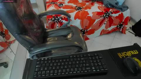 Snapshot of benjamintwink1 chatting on September 18, 8:22 pm BENJAMIN online show from September 18, 8:22 pm