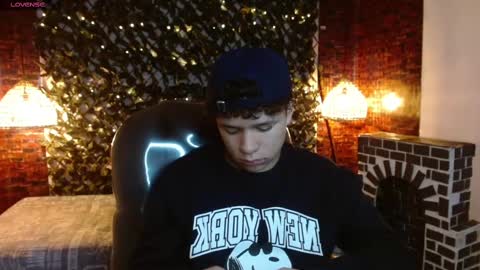 Snapshot of benjamintwink1 chatting on December 27, 8:18 pm BENJAMIN online show from December 27, 8:18 pm