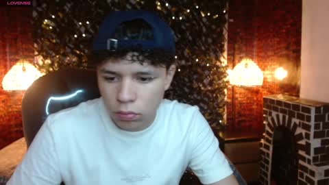 Snapshot of benjamintwink1 chatting on January 3, 7:18 pm BENJAMIN online show from January 3, 7:18 pm