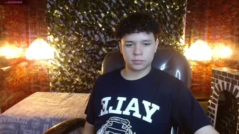 Snapshot of benjamintwink1 chatting on January 4, 7:34 pm BENJAMIN online show from January 4, 7:34 pm