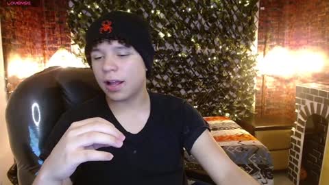 Snapshot of benjamintwink1 chatting on January 10, 8:26 pm BENJAMIN online show from January 10, 8:26 pm