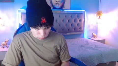 Snapshot of benjamintwink1 chatting on January 13, 7:42 pm BENJAMIN online show from January 13, 7:42 pm