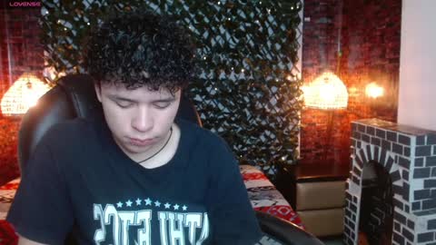 Snapshot of benjamintwink1 chatting on February 6, 7:40 pm BENJAMIN online show from February 6, 7:40 pm