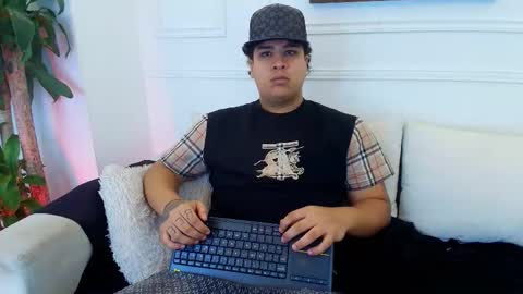 bennett_alejoo online show from November 11, 7:08 pm