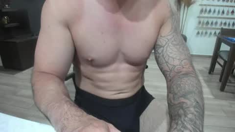 Snapshot of benthebodybuilder chatting on December 11, 4:19 am Ben Braxton online show from December 11, 4:19 am