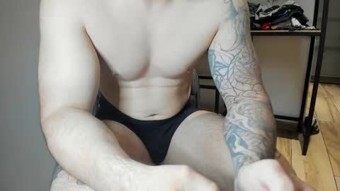 Snapshot of benthebodybuilder chatting on October 17, 10:14 pm Ben Braxton online show from October 17, 10:14 pm