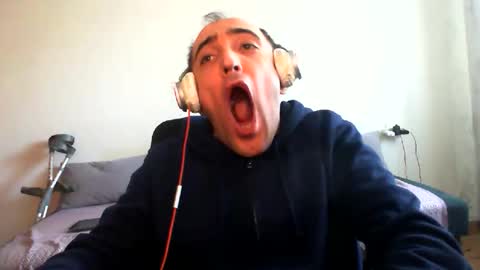 bentish online show from February 12, 7:36 am