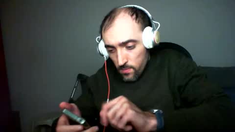 bentish online show from February 13, 7:10 pm