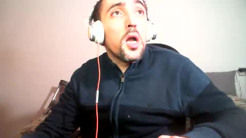 bentish online show from February 1, 6:29 pm