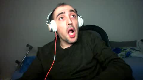 bentish online show from December 20, 7:39 pm