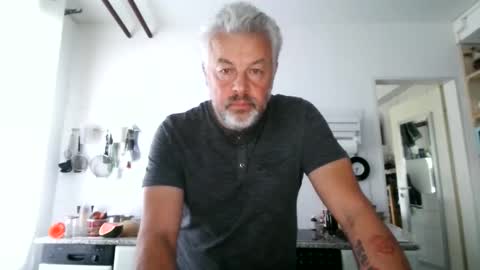 Snapshot of berg_boy chatting on September 21, 6:35 am Martin online show from September 21, 6:35 am