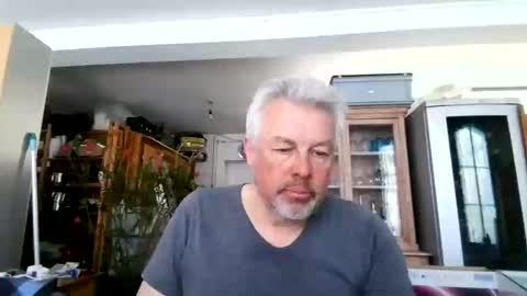 Snapshot of berg_boy chatting on March 11, 11:12 am Martin online show from March 11, 11:12 am
