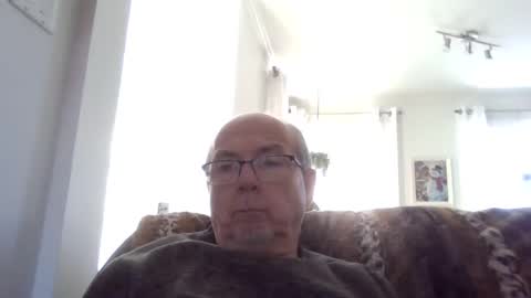 bernard1102 online show from December 26, 5:30 pm