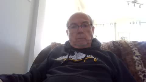 bernard1102 online show from October 9, 4:56 pm