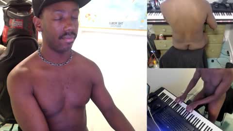 BicepsandFrot online show from March 10, 12:38 pm