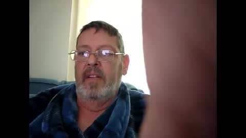 Snapshot of bigal9816192 chatting on December 7, 3:41 pm bigal9816192 online show from December 7, 3:41 pm
