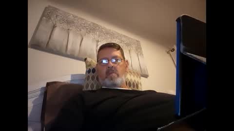 Snapshot of bigal9816192 chatting on February 25, 6:25 am bigal9816192 online show from February 25, 6:25 am