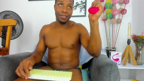 Snapshot of bigcock_latin01 chatting on January 13, 3:34 am sexy muscle online show from January 13, 3:34 am