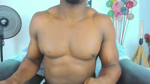 Snapshot of bigcock_latin01 chatting on February 2, 3:21 am sexy muscle online show from February 2, 3:21 am