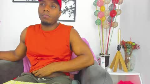 Snapshot of bigcock_latin01 chatting on February 20, 3:23 am sexy muscle online show from February 20, 3:23 am