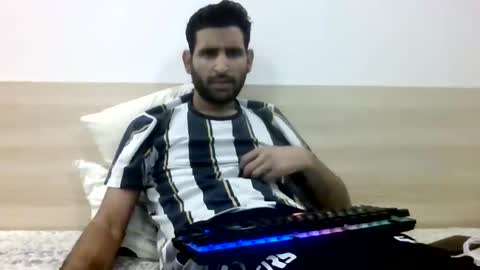 Snapshot of bigcockboy2580 chatting on September 23, 6:40 pm akash online show from September 23, 6:40 pm