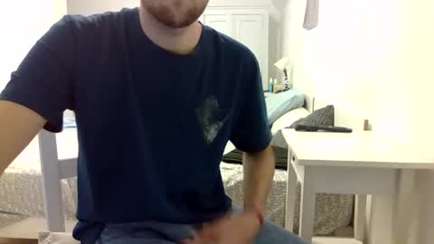 Snapshot of biggbaguette1 chatting on September 25, 1:32 pm biggbaguette1 online show from September 25, 1:32 pm